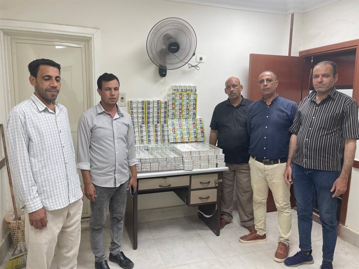 تموين الفيوم يضبط 1000 علبة سجائر و269 جركن زيوت سيارات مجهولة المصدر <br>