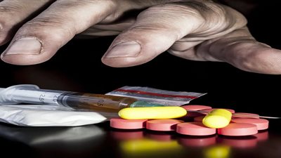 زوجة تتحمل عبء إدمان زوجها.. والنهاية جريمة مأساوية تهز بولاق أبو العلا