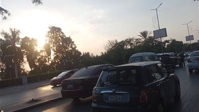 النشرة المرورية.. كثافات متحركة بمحاور وميادين القاهرة والجيزة