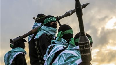 انسحاب كامل وإطلاق سراح 10 أسرى.. حماس تتوصل لاتفاق مع واشنطن لوقف إطلاق النار