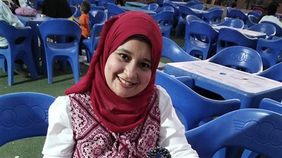 سيدة الهاند ميد.. بنت بني سويف جامعية حولت التراب لذهب | تفاصيل