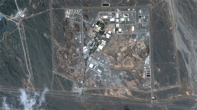 الجيش الإسرائيلي يعلن بدء هجوم مباشر على منشآت