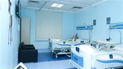 تسليم مشاريع تمكين اقتصادى وتركيب وصلات مياه وتوزيع شنط وأدوات مدرسية بقنا