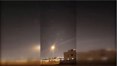 سماء الدوحة تمتلئ بصواريخ إيران لضرب القواعد الأمريكية في قطر (فيديو)