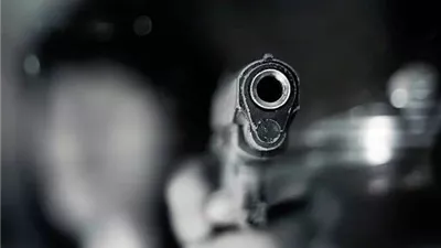 رصاصة الإهمال.. أب ينهي حياة صغيره ويصيب الآخر أثناء تنظيف السلاح بالأقصر