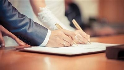 حكم اشتراط مدة معينة في عقد الزواج.. هل يعد من نكاح المتعة؟