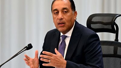 مدبولي يتابع تسليم وحدات سكنية جديدة للموظفين بالعاصمة الإدارية