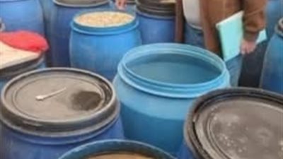 ضبط 100 طن مخلل و10 أطنان ملح مجهول المصدر داخل مصنع غيير مرخص بالبحيرة