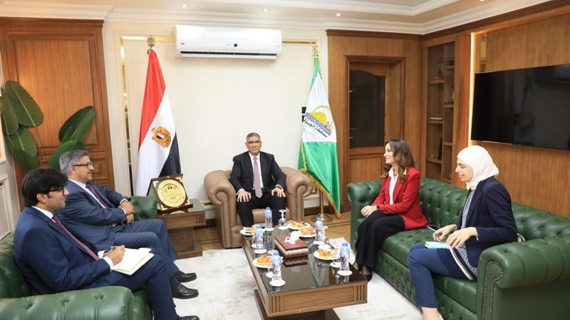 محافظ الجيزة يستقبل