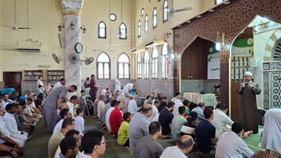 إقبال كبير على مقارئ القرآن الكريم بجوامع السويس اليوم الجمعة