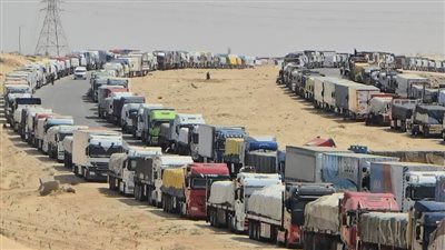 الهلال الأحمر المصري يكشف تعنت إسرائيل تجاه الشاحنات المصرية المتجهة لغزة