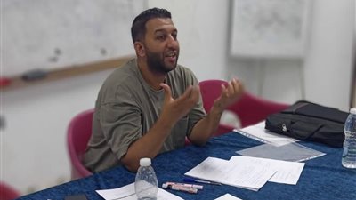 «حكاية من قلب مصر».. ورشة أدبية بالسويس ترسخ فن القصة القصيرة للشباب