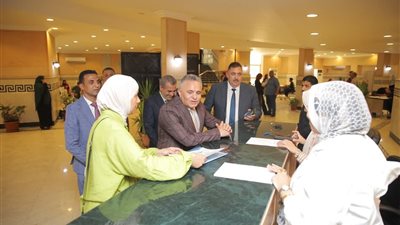 رئيس جامعة السويس الأهلية يتفقد الاستعدادات لبدء العام الجامعي الجديد