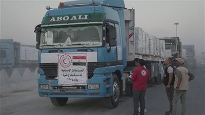 في يومها التاسع.. قوافل «زاد العزة» تنطلق بحمولة 150 ألف سلة غذائية