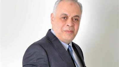 أشرف زكي عن جدل عمل غير النقابيين: نرحّب بكل موهبة حقيقية
