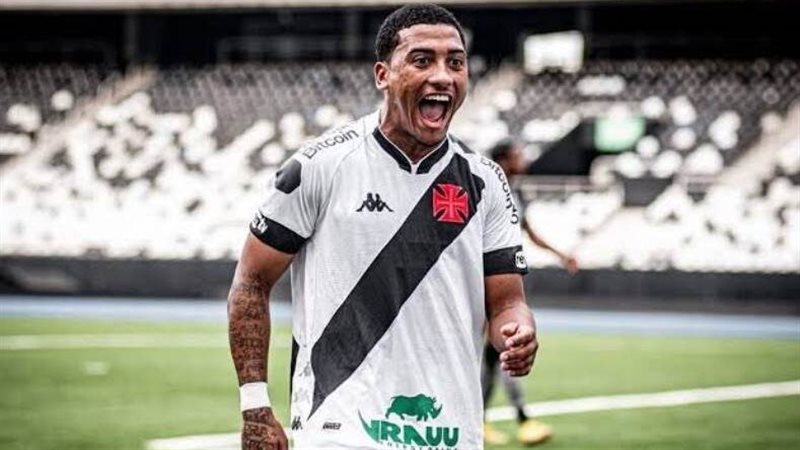 ألفينا لاعب الزمالك