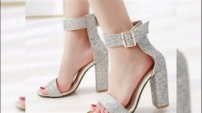 ما حكم ارتداء المرأة «الهيلز» وكشف القدم؟ .. دار الإفتاء تجيب