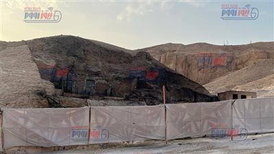 «الصورالأولى».. مصدر: الكافيتريا المحترقة بوادي الملوك تبعد عن توت 15 مترًا