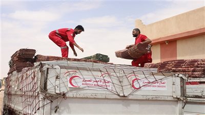 قافلة المساعدات الإنسانية الـ 19 تعبر ميناء رفح إلى قطاع غزة