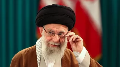 تحت ضغط الحرب والانهيار.. إيران تعود إلى طاولة المفاوضات النووية