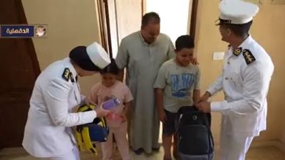 توزيع مستلزمات مدرسية بالمناطق الأكثر احتياجا ضمن كلنا واحد| فيديو