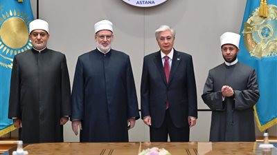 مشيدا بمصر ورئيسها..الرئيس الكازخي: تجمعني علاقات ود وصداقة بالرئيس السيسي