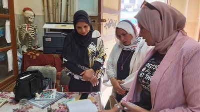 فرق المتابعة ببني سويف تواصل متابعتها لمدارس الإدارات التعليمية