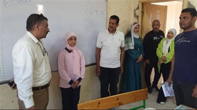 مدير تعليمية نجع حمادي يشدد علي إغلاق أبواب المدرسة مع بداية اليوم الدراسي