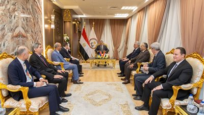 وزير الإنتاج الحربي يبحث مع سفير أرمينيا تعزيز التعاون الصناعي والعسكري