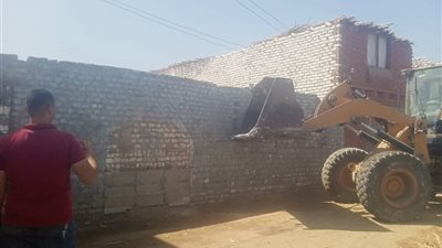 محافظ بني سويف يناقش ترتيبات المرحلة الثالثة للموجة الـ 27 لإزالة التعديات