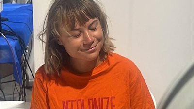 قائدة أسطول الصمود: اتعرض لمعاملة قاسية وإسرائيل تحتجزني في زنزانة مليئة بالبق