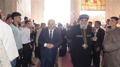 محافظ أسيوط يشارك البابا تواضروس بوضع حجر أساس كاتدرائية «مارمرقس الرسول»