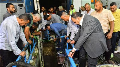 محافظ أسيوط يتابع أعمال إصلاح كسر مفاجئ بمحطة المراغي للصرف الصحي ويوجه بتكثيف