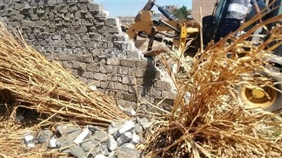 محافظ أسيوط: إزالة 41 حالة تعدي واسترداد 582 فدان أملاك دولة بـ8 مراكز وحي