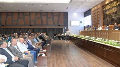 محافظ أسيوط يطلق مبادرة تكتلات الأقمشة والمنسوجات ويؤكد مستمرون في بناء القرى