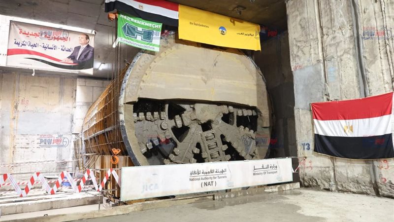 وصول ماكينة الحفر