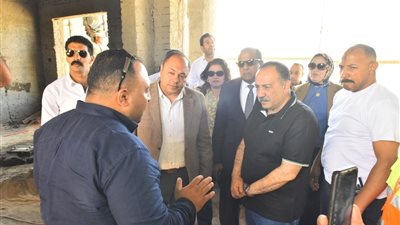 محافظ أسيوط ورئيس هيئة تنمية الصعيد يتفقدان مشروعات الصناعات الغذائية