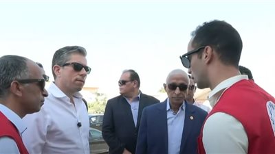 وكيل الأمين العام للأمم المتحدة يتفقد المركز اللوجيستي للهلال الأحمر| بالصور