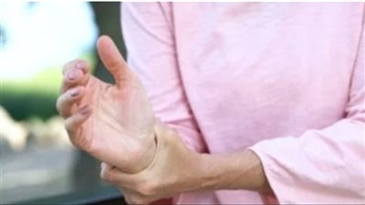 قبل أن يبدأ البرد.. نصائح مهمة لمرضى التهاب المفاصل في الشتاء