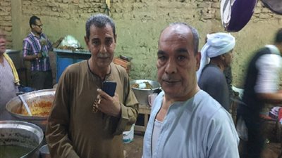 قصة فرح العم«أبو مينا» الذي بَدْء بتلاوة القرآن الكريم بالأقصر