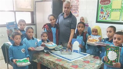 مدير تعليم أسيوط: تسليم كتب دراسية جديدة لـ17 طالبا من مصابي حادث التروسيكل