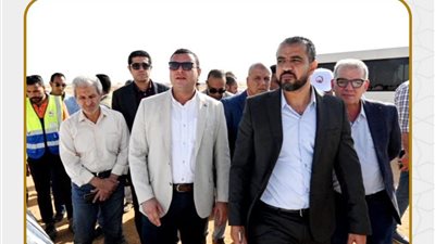 وزير الإسكان يتفقد الطرق والمرافق بمنطقة الأمل بمدينة العبور الجديدة