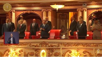 الرئيس السيسي يشهد عرضًا مسرحيًا للفنان نور النبوي ضمن الاحتفالية