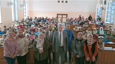 مدير تعليم أسيوط يشهد انتخابات اتحاد طلاب المرحلة الابتدائية