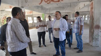 محافظ أسيوط يتفقد مزرعة الدواجن بعرب العوامر ويوجه بإعادة تأهيلها وتطويرها