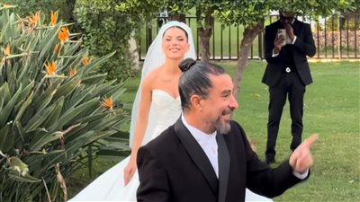 سقوط هادي الباجوري وزوجته هايدي خالد أثناء رقصهما بحفل زفافهما(صورة)