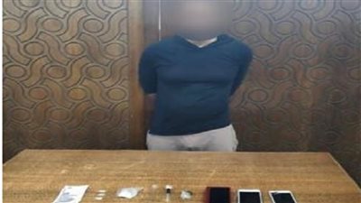 المخدرات والهواتف.. القصة الكاملة لسقوط مروج الفجور عبر تطبيق شهير بالإسكندرية