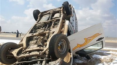 بينهم 4 أطفال.. إصابة 15 عاملًا في حادث انقلاب سيارة ربع نقل بالمنيا