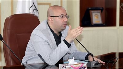 محافظ بنى سويف يناقش تقارير متابعة الخدمات بسمسطا وأبو صير