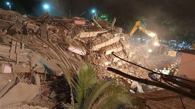 مصرع 11 شخصًا بينهم أطفال في انهيار مبنى سكني بالعاصمة الهندية